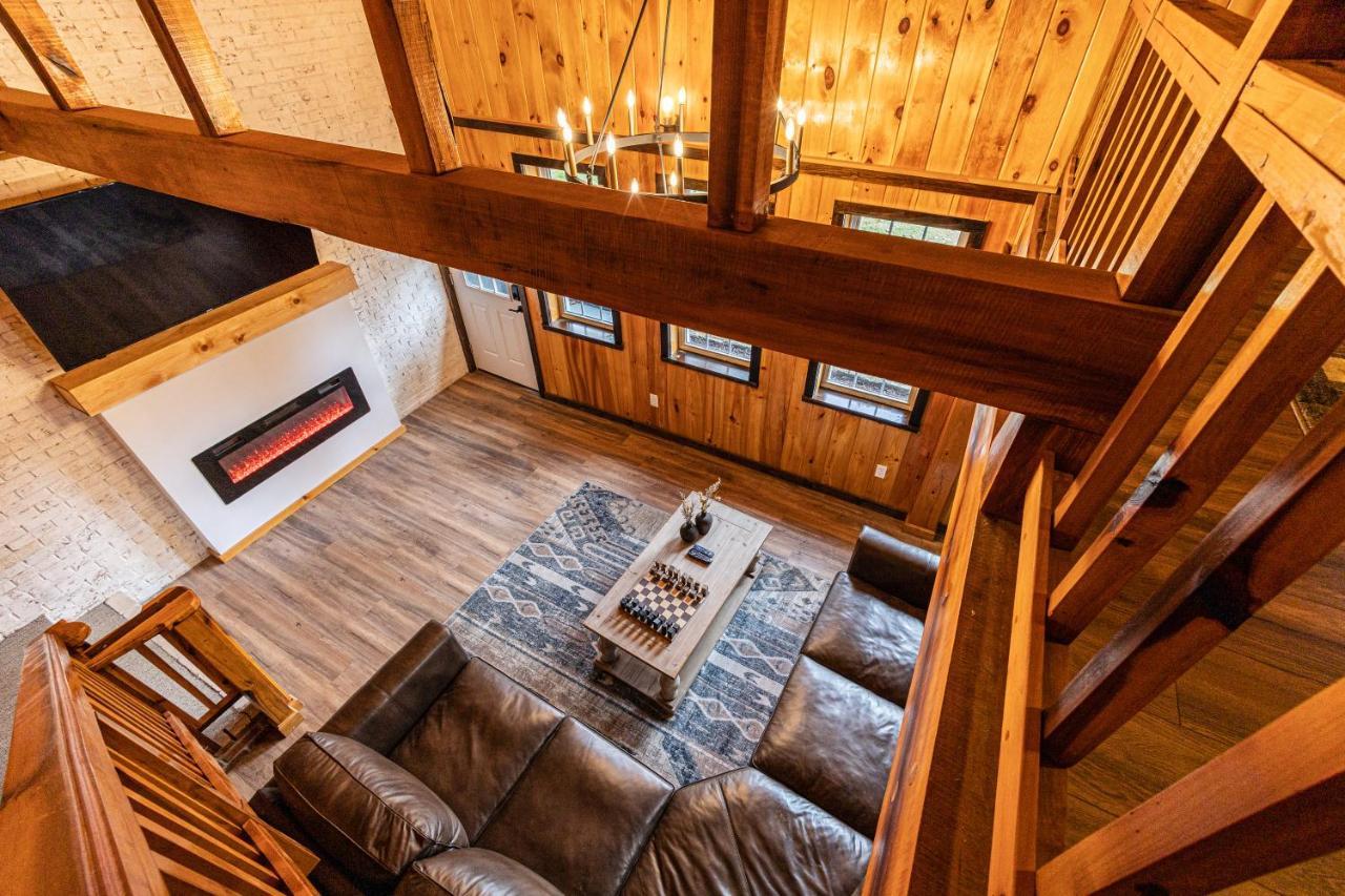 Fun Cabin With Hot Tub, Pool Table & Fire Pit - Big Blue Bryson City Exterior photo