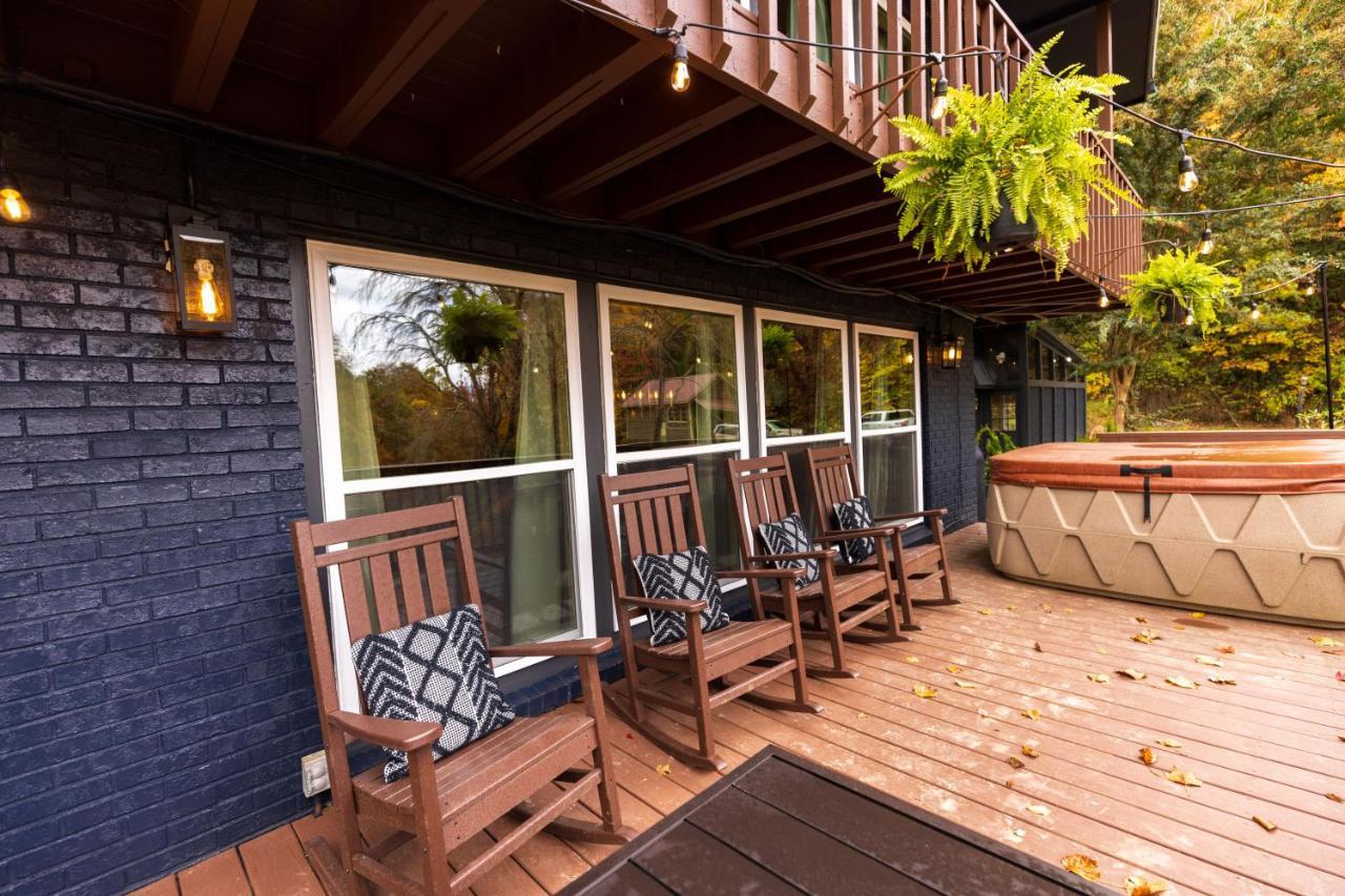 Fun Cabin With Hot Tub, Pool Table & Fire Pit - Big Blue Bryson City Exterior photo