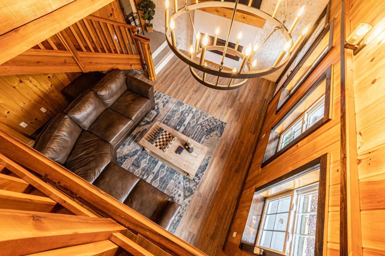 Fun Cabin With Hot Tub, Pool Table & Fire Pit - Big Blue Bryson City Exterior photo