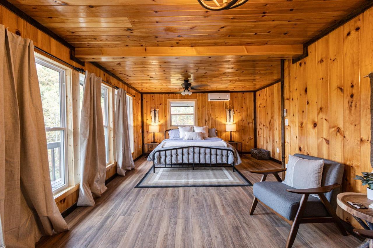 Fun Cabin With Hot Tub, Pool Table & Fire Pit - Big Blue Bryson City Exterior photo