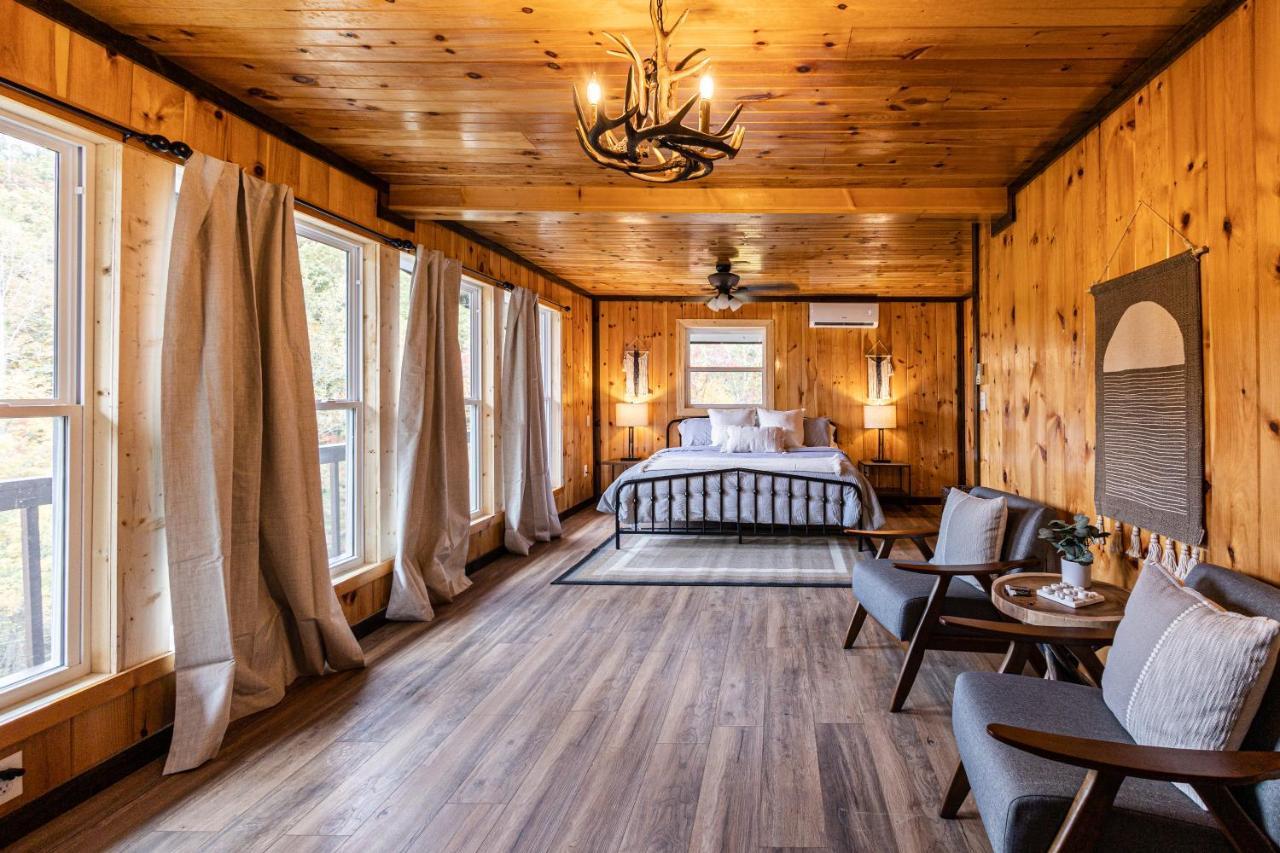 Fun Cabin With Hot Tub, Pool Table & Fire Pit - Big Blue Bryson City Exterior photo